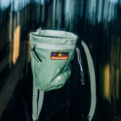 Wild Country Flow Chalk Bag - Retro 11 Wild Country Flow Chalk Bag - Retro -Wild Country Area 40 0000010027 5970 BACK